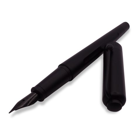 FPOF-033-2 Clean Black Fountain Pen with Black Nib FPOF-033-2 Clean Black Fountain Pen with Black Nib