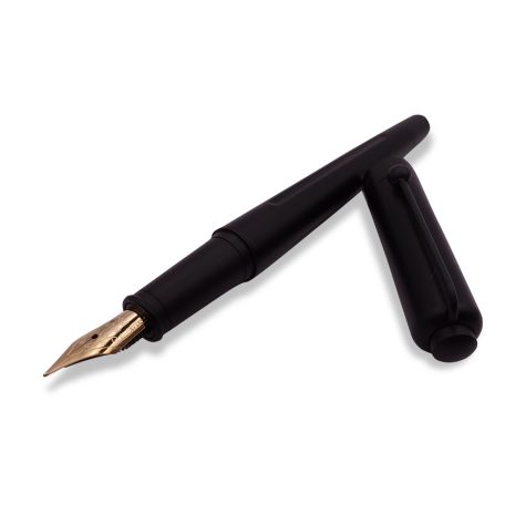 FPOF-034-2 Clean Black Fountain Pen with Yellow Gold Nib FPOF-034-2 Clean Black Fountain Pen with Yellow Gold Nib